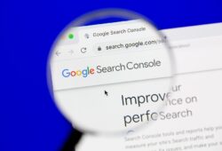 Google lanza reportes de IA generativa en Search Console para AI Overviews