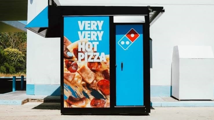 vending de Domino's Pizza