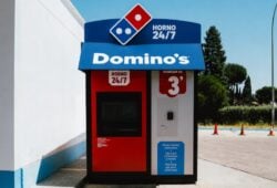 vending de Domino's Pizza